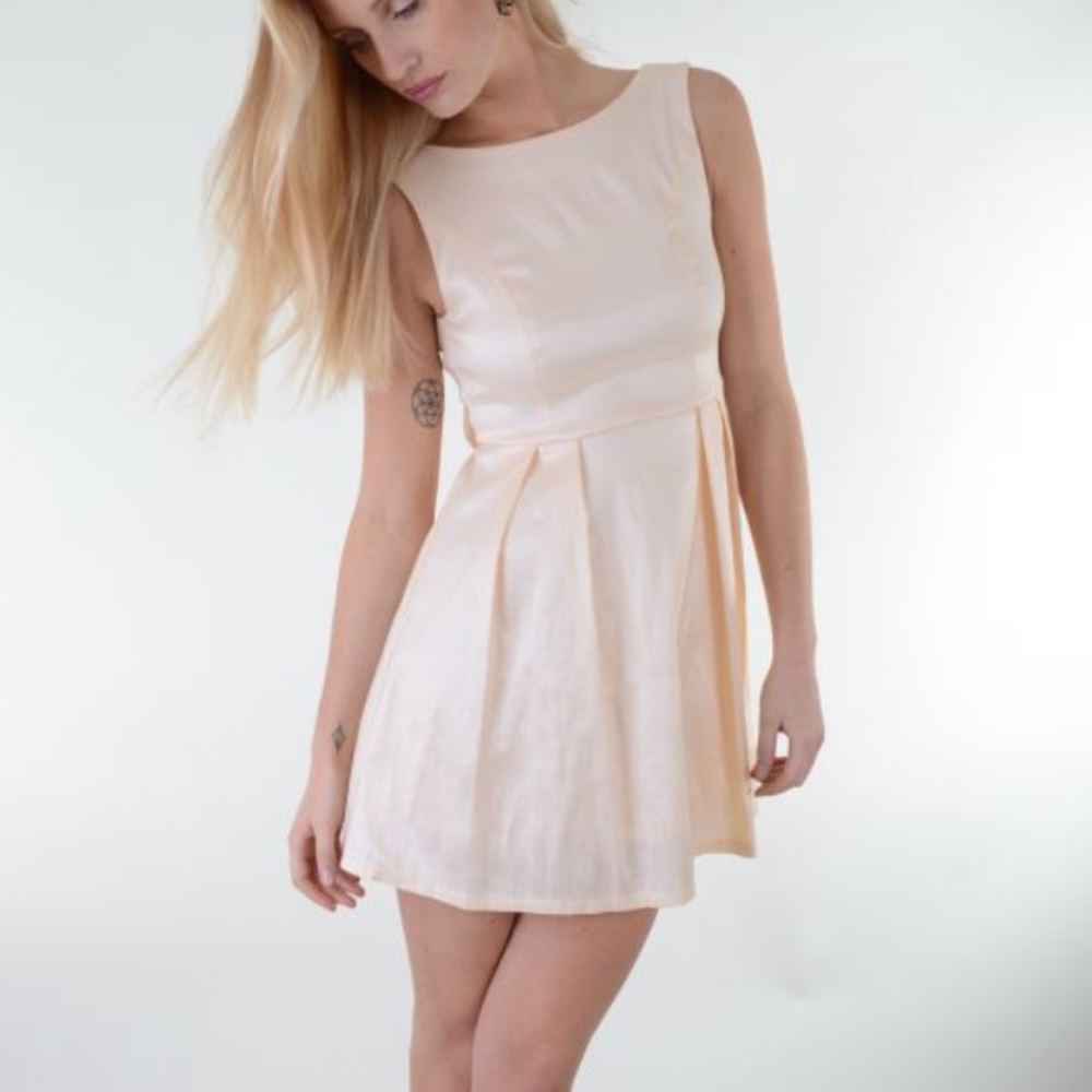 🎉Nude Bow Skater Backless Dress!